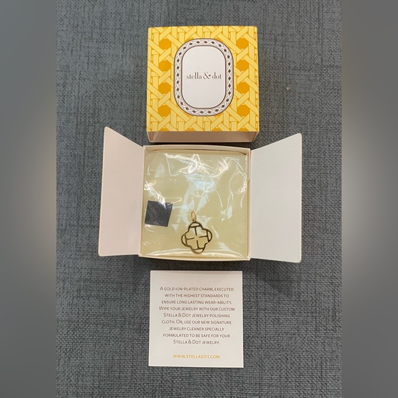 11 Item Bundle: Fashion Jewelry - Picture 4 of 13